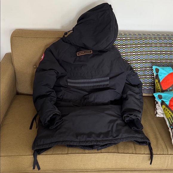 Canada Goose Olympia Down Parka. Size Medium. EUC. Poshmark authentication. - Picture 7 of 16
